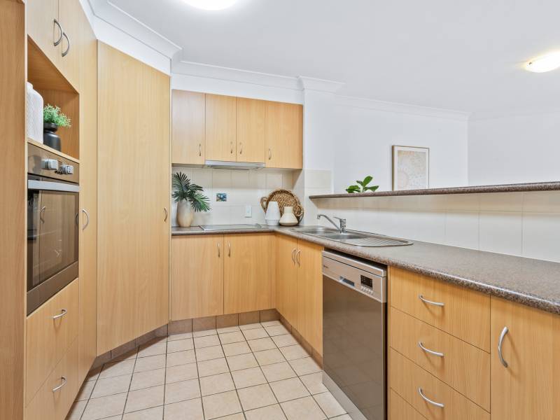 36/16 Sykes Court, Southport, QLD 4215 AUS