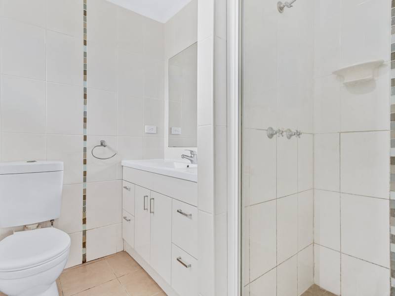 2/243 Government Road, Labrador, QLD 4215 AUS