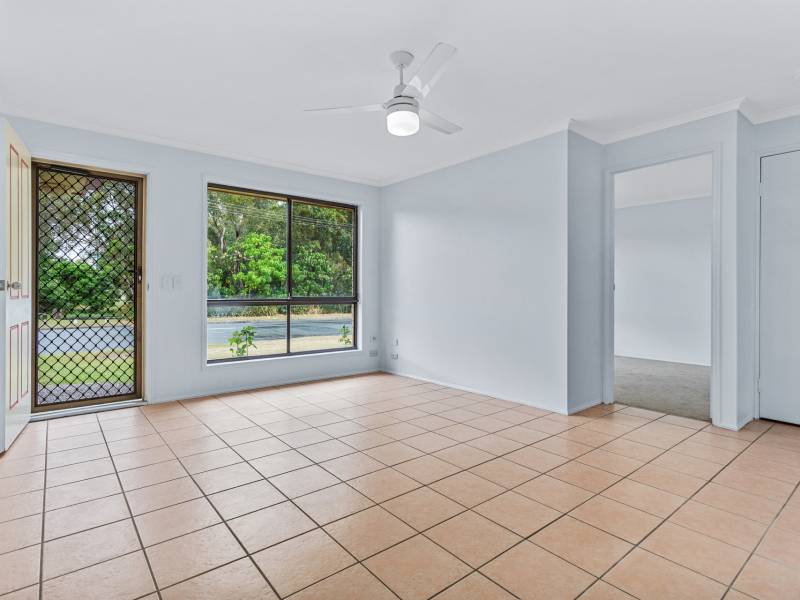 2/243 Government Road, Labrador, QLD 4215 AUS