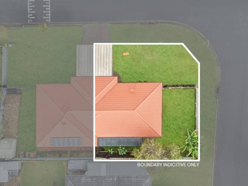 2/243 Government Road, Labrador, QLD 4215 AUS