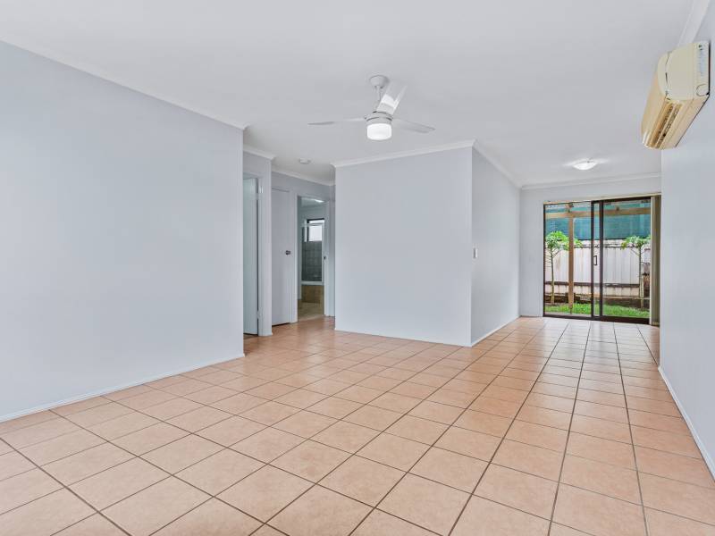2/243 Government Road, Labrador, QLD 4215 AUS