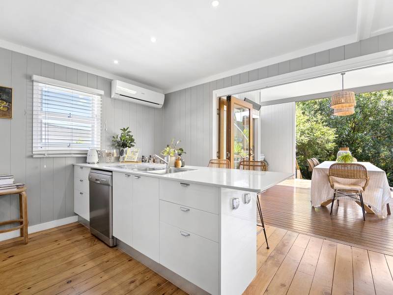 13 Saltash Street, Labrador, QLD 4215 AUS