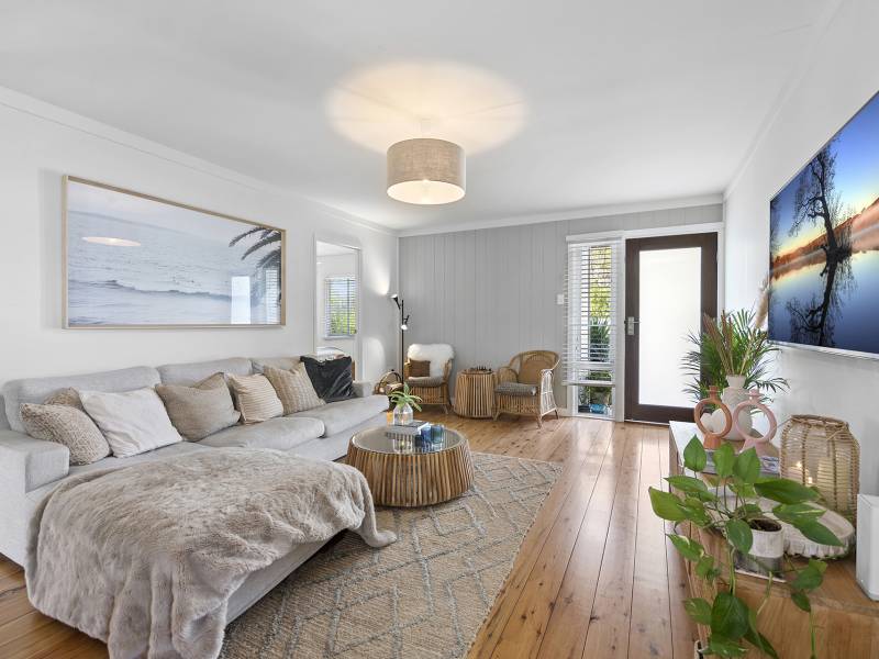 13 Saltash Street, Labrador, QLD 4215 AUS