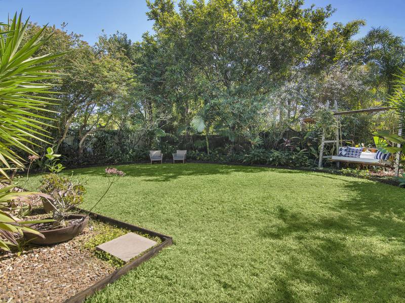 13 Saltash Street, Labrador, QLD 4215 AUS