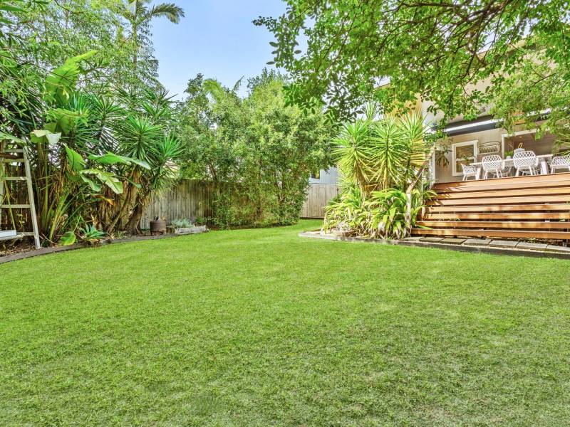 13 Saltash Street, Labrador, QLD 4215 AUS