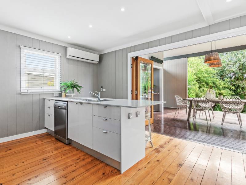 13 Saltash Street, Labrador, QLD 4215 AUS
