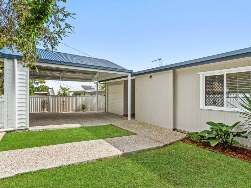 13 Saltash Street, Labrador, QLD 4215 AUS