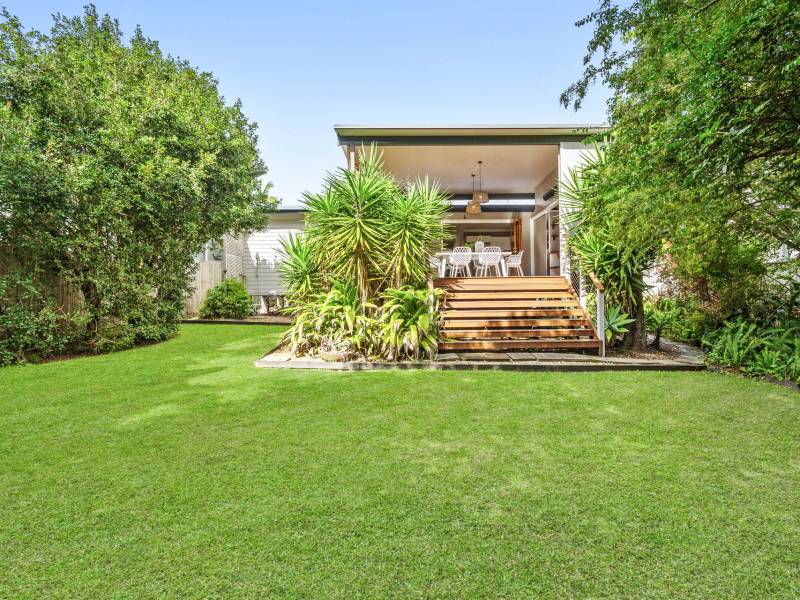 13 Saltash Street, Labrador, QLD 4215 AUS