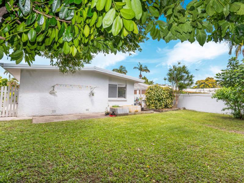 11 Judith Avenue, Southport, QLD 4215 AUS