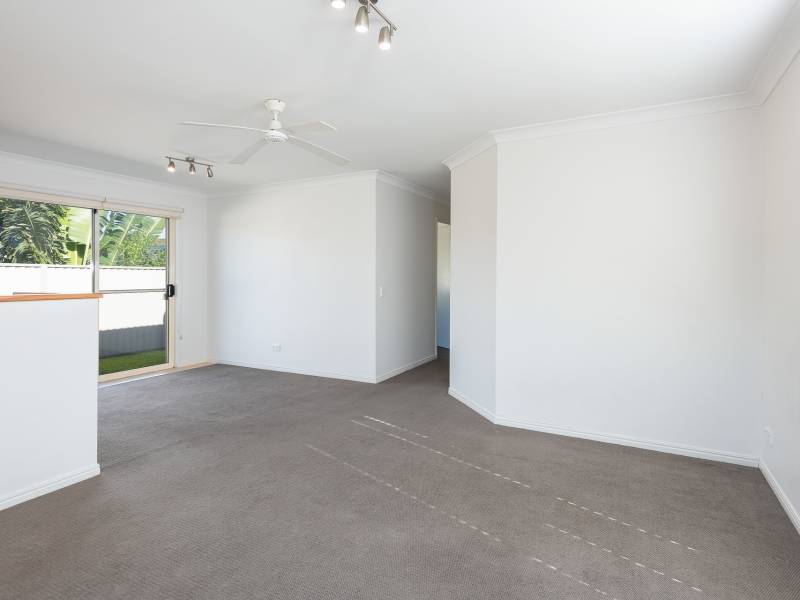 2/497 Pine Ridge Road, Runaway Bay, QLD 4216 AUS