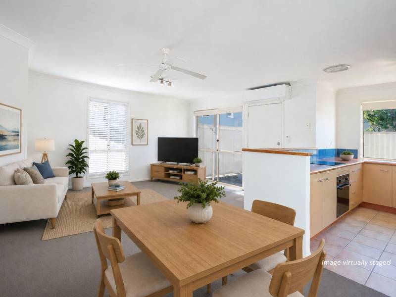 2/497 Pine Ridge Road, Runaway Bay, QLD 4216 AUS