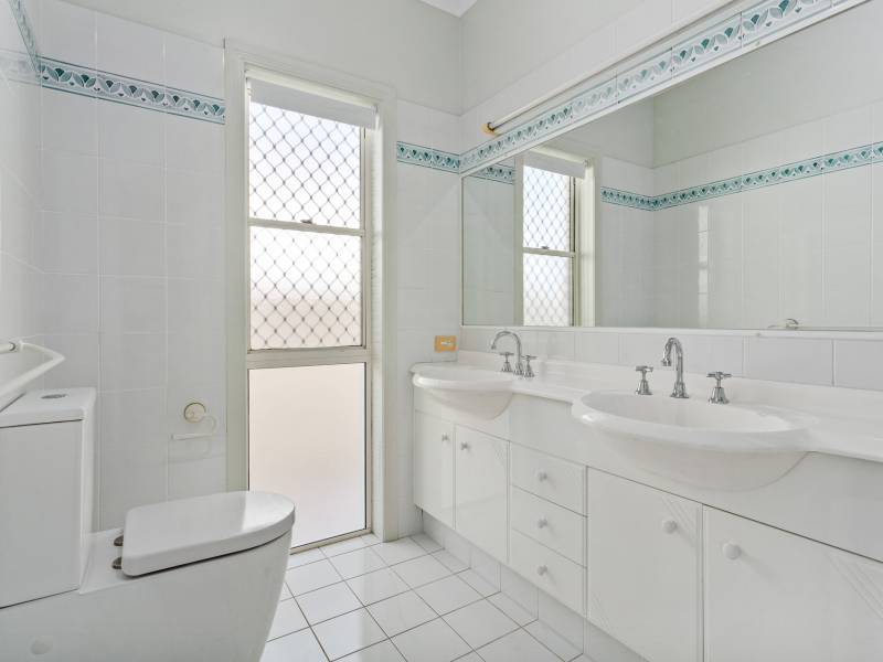 6 Massachusetts Court, Varsity Lakes, QLD 4227 AUS