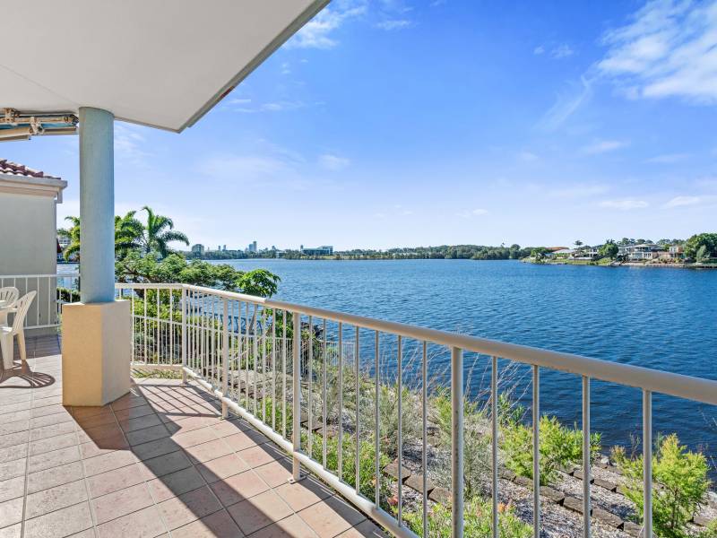 6 Massachusetts Court, Varsity Lakes, QLD 4227 AUS