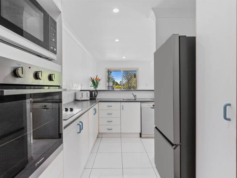 1/20 Annette Court, Labrador, QLD 4215 AUS