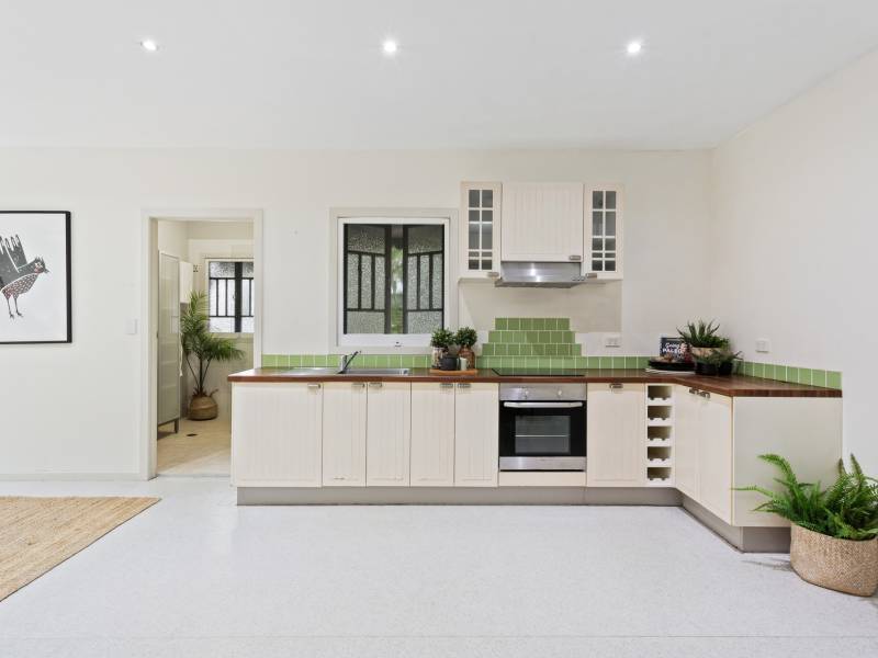 1/2 Musgrave Avenue, Southport, QLD 4215 AUS