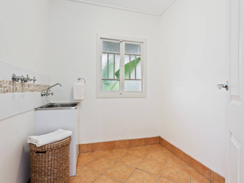 1/2 Musgrave Avenue, Southport, QLD 4215 AUS