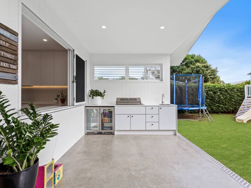 11 Judith Avenue, Southport, QLD 4215 AUS