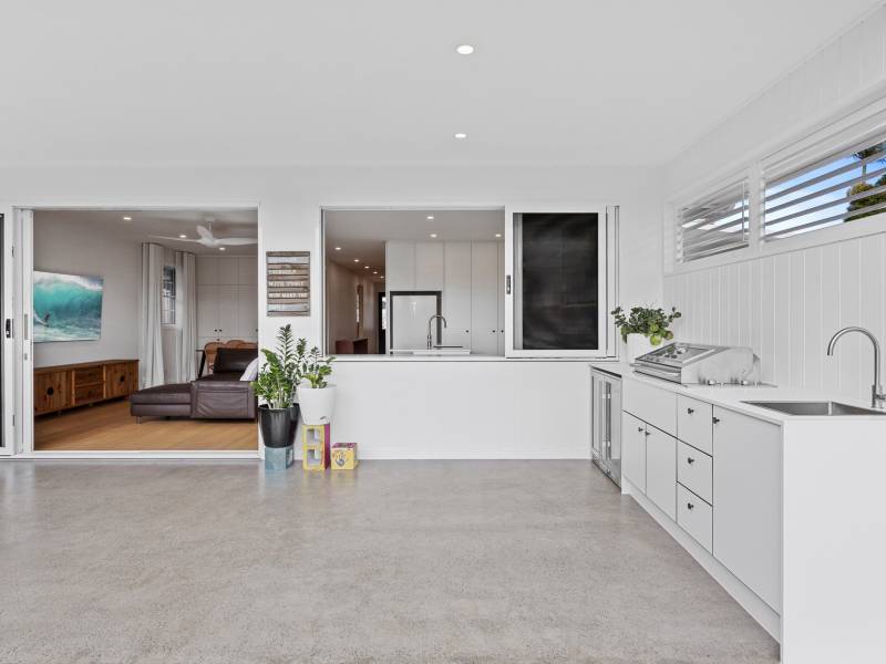 11 Judith Avenue, Southport, QLD 4215 AUS