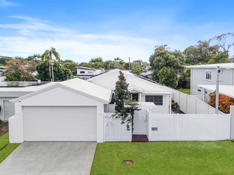 11 Judith Avenue, Southport, QLD 4215 AUS