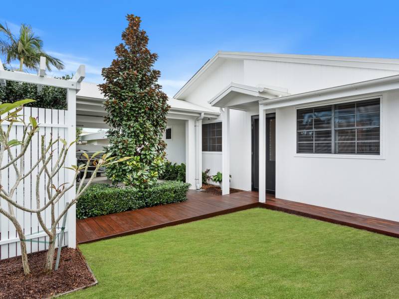 11 Judith Avenue, Southport, QLD 4215 AUS