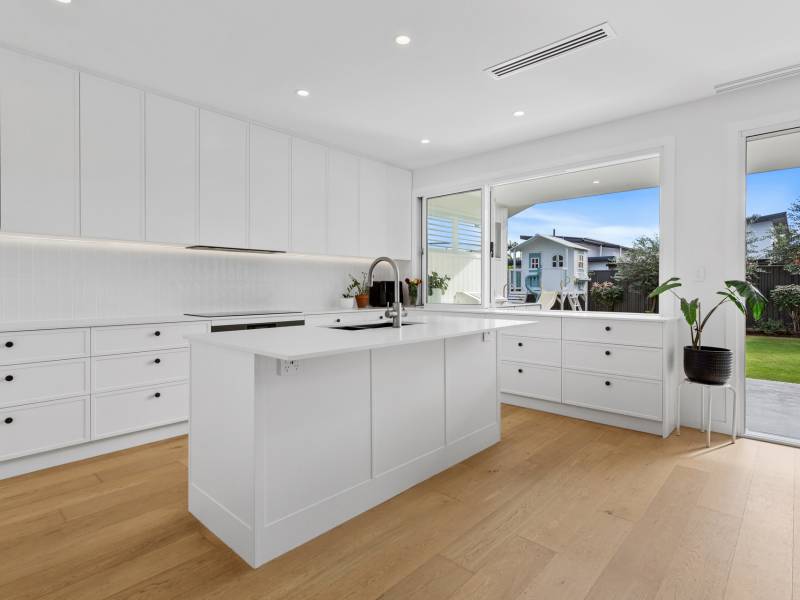 11 Judith Avenue, Southport, QLD 4215 AUS