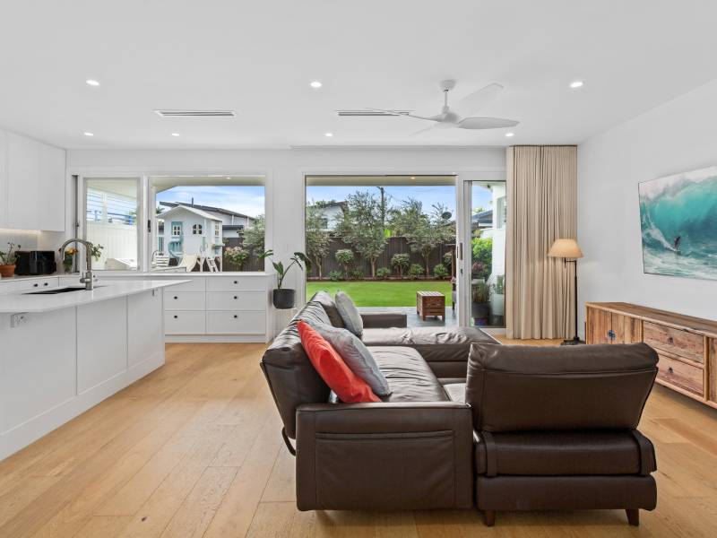 11 Judith Avenue, Southport, QLD 4215 AUS