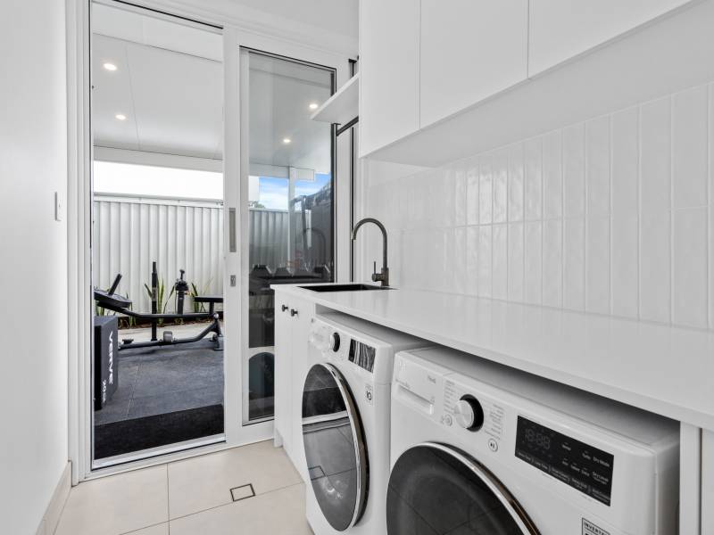 11 Judith Avenue, Southport, QLD 4215 AUS