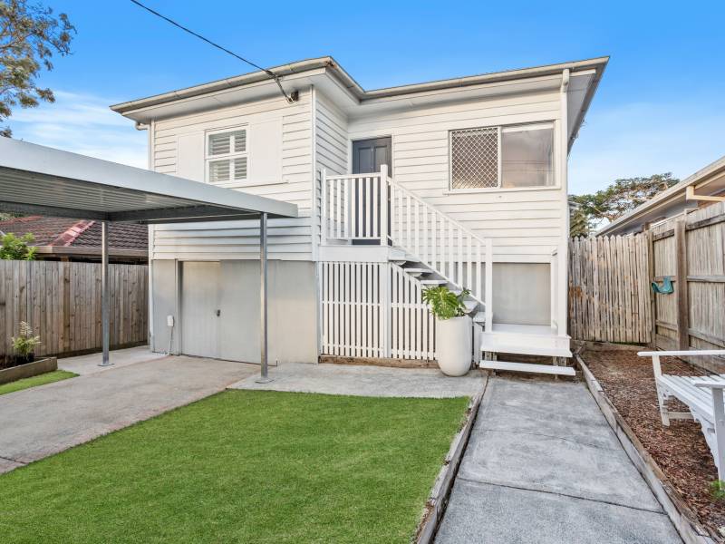 59 Turpin Road, Labrador, QLD 4215 AUS