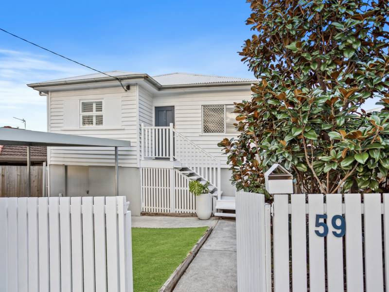 59 Turpin Road, Labrador, QLD 4215 AUS