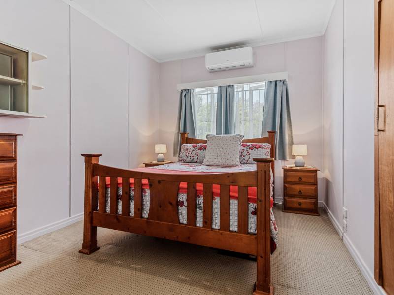 26 Echlin Street, Labrador, QLD 4215 AUS