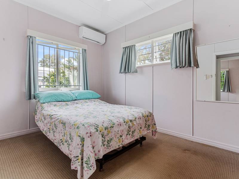 26 Echlin Street, Labrador, QLD 4215 AUS