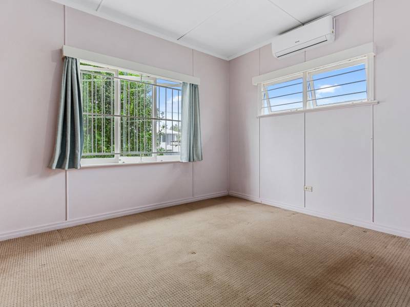 26 Echlin Street, Labrador, QLD 4215 AUS