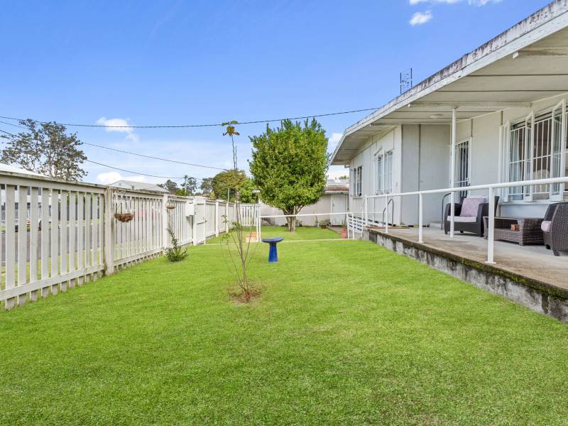 26 Echlin Street, Labrador, QLD 4215 AUS