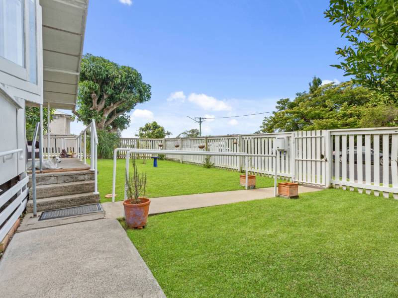 26 Echlin Street, Labrador, QLD 4215 AUS