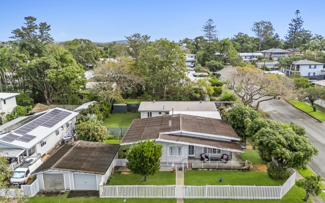 26 Echlin Street, Labrador  QLD  4215