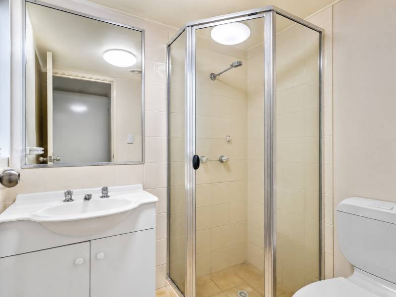 15/8 Tonga Place, Parkwood, QLD 4214 AUS