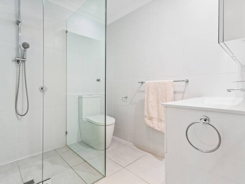 1/38-40 Robert Street, Labrador, QLD 4215 AUS