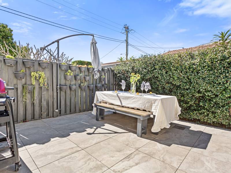 1/38-40 Robert Street, Labrador, QLD 4215 AUS