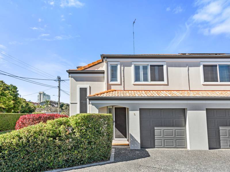 1/38-40 Robert Street, Labrador, QLD 4215 AUS