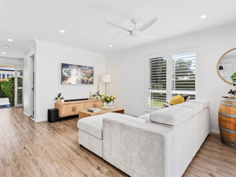1/38-40 Robert Street, Labrador, QLD 4215 AUS