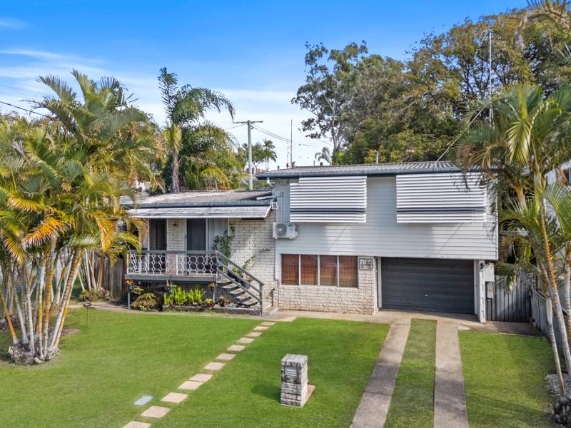 2 Coral Avenue, Labrador, QLD 4215 AUS