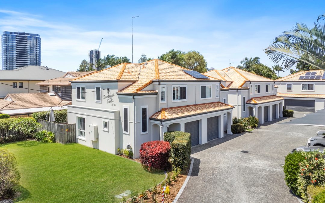 1/38-40 Robert Street, Labrador  QLD  4215