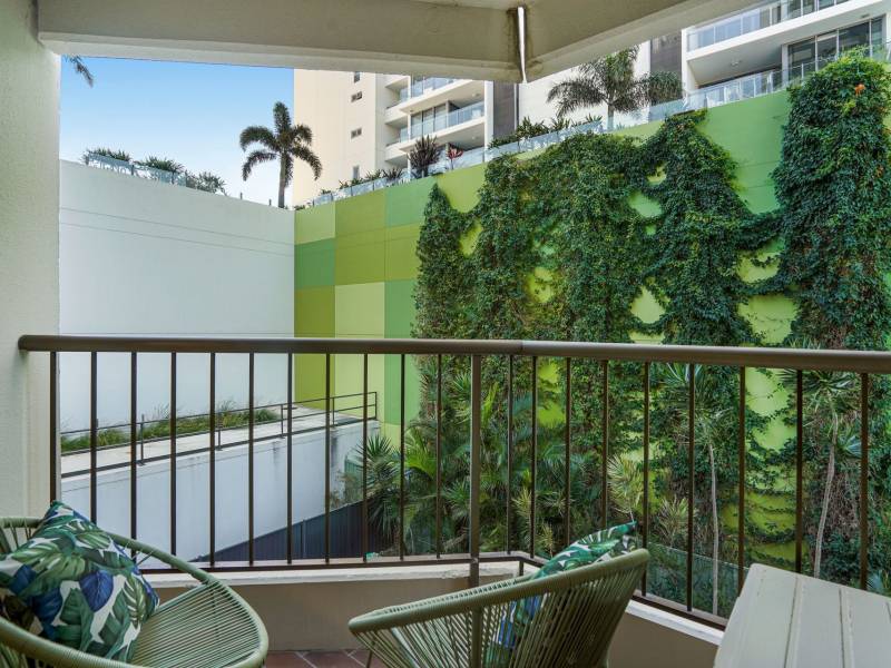 2A/114-116 Marine Parade, Southport, QLD 4215 AUS