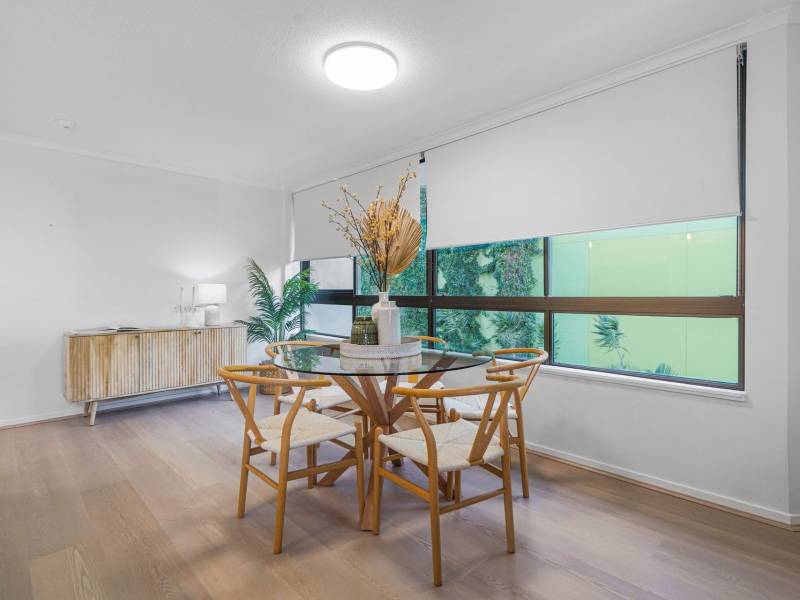 2A/114-116 Marine Parade, Southport, QLD 4215 AUS