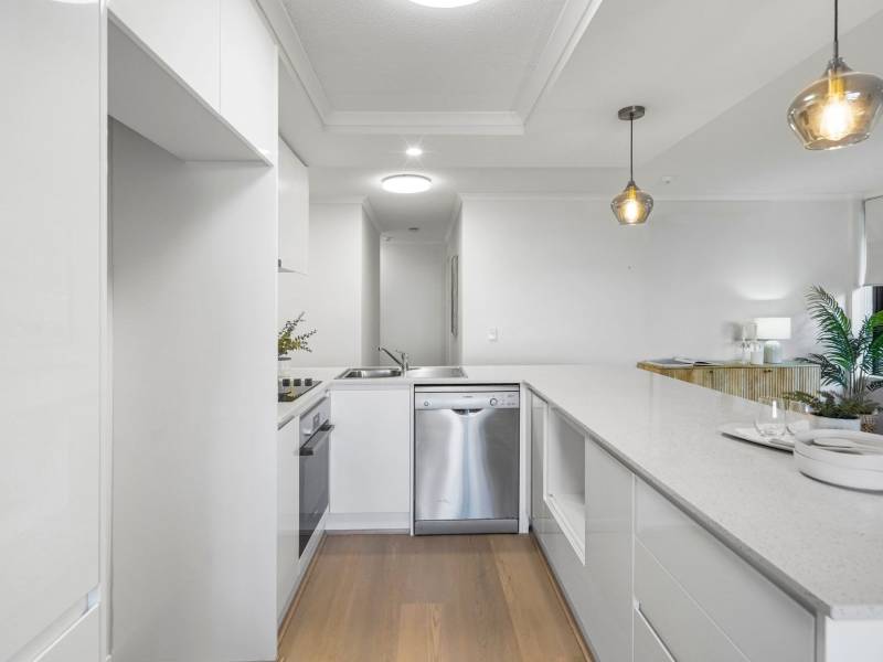 2A/114-116 Marine Parade, Southport, QLD 4215 AUS