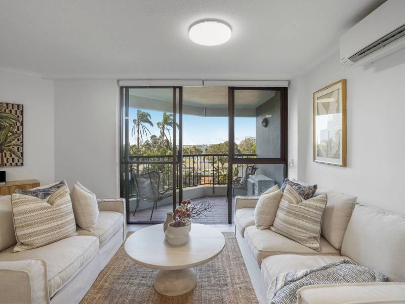 2A/114-116 Marine Parade, Southport, QLD 4215 AUS