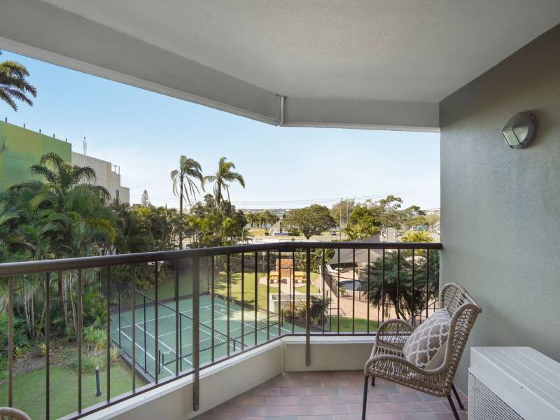 2A/114-116 Marine Parade, Southport, QLD 4215 AUS