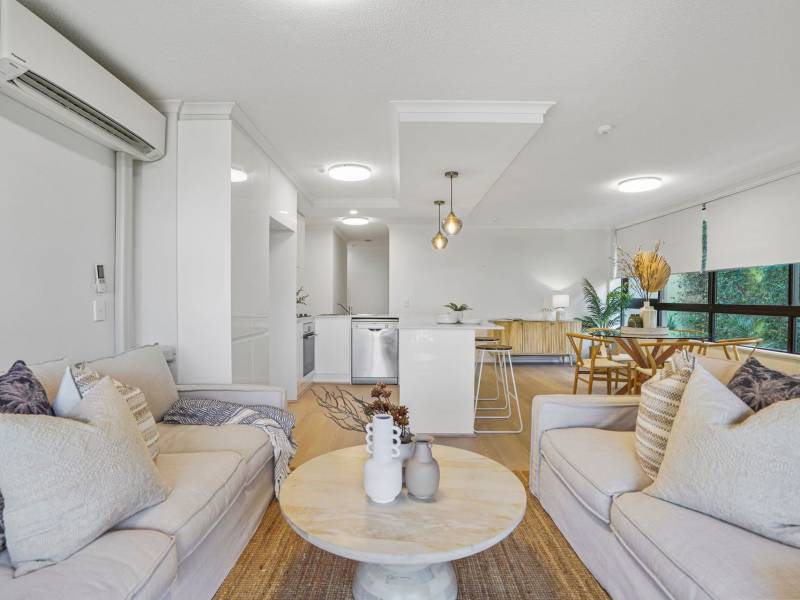 2A/114-116 Marine Parade, Southport, QLD 4215 AUS