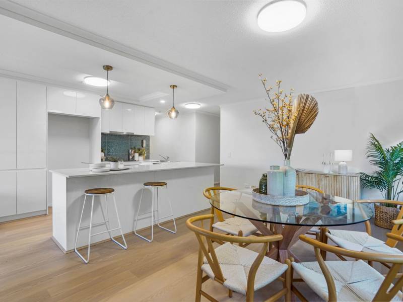 2A/114-116 Marine Parade, Southport, QLD 4215 AUS