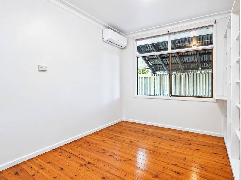 4 Mary Street, Labrador, QLD 4215 AUS